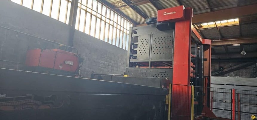 Amada #LCG3015AJ, 4000 watt fiber laser with ASFH compact load unload & tower storage system, 2015 - Image 4
