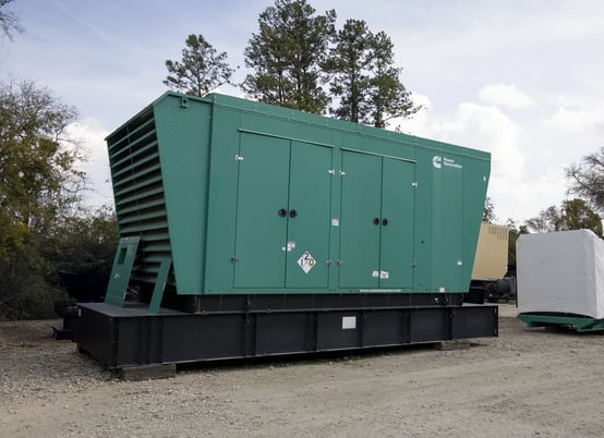 1000 KW Cummins #DQFAD-8403803, Diesel Generator, 1202 amps, 1800 RPM, 277/480 Volts, 3PH, 563 hours, 2011 - Image 1