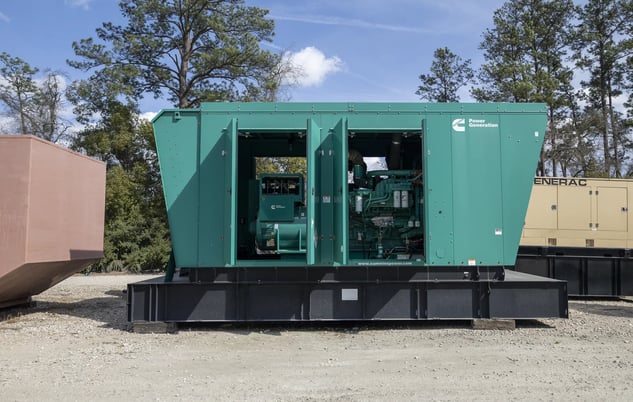 1000 KW Cummins #DQFAD-8403803, Diesel Generator, 1202 amps, 1800 RPM, 277/480 Volts, 3PH, 563 hours, 2011 - Image 3
