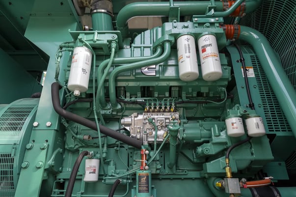 1000 KW Cummins #DQFAD-8403803, Diesel Generator, 1202 amps, 1800 RPM, 277/480 Volts, 3PH, 563 hours, 2011 - Image 4