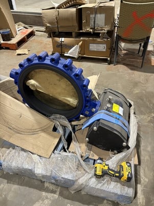 19" Tyco #F79U-180, Double acting butterfly valve, brand new, 2012 - Image 5