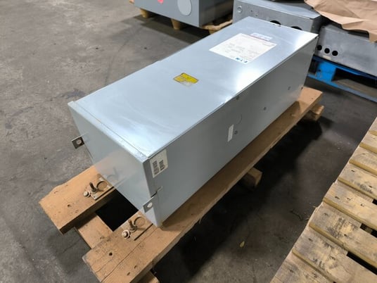 15 KVA 480 Primary, 120/240 Secondary Eaton P48G11S15P, Distribution Panelboard Transformer, B270, unused - Image 3