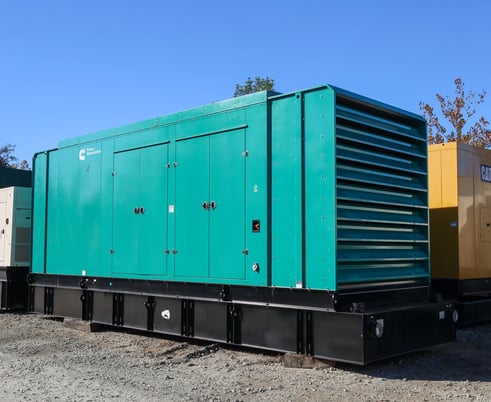 600 KW Cummins #QSK23-G7, diesel generator, sound attenuated enclosure, 277/480 Volts, 2009 - Image 2