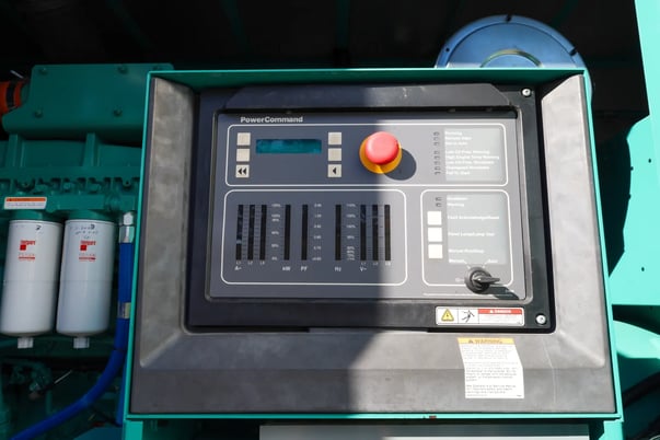 600 KW Cummins #QSK23-G7, diesel generator, sound attenuated enclosure, 277/480 Volts, 2009 - Image 5