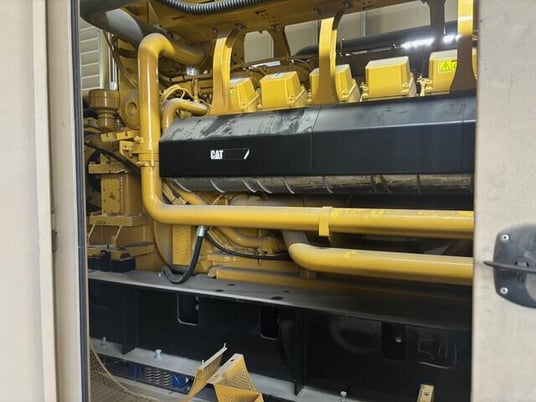 2000 KW Caterpillar #G3520H 2MW, 4160 Volts / 60HZ / 3PH 2MW Natural Gas Generator Set IN Weather Resistant - Image 3