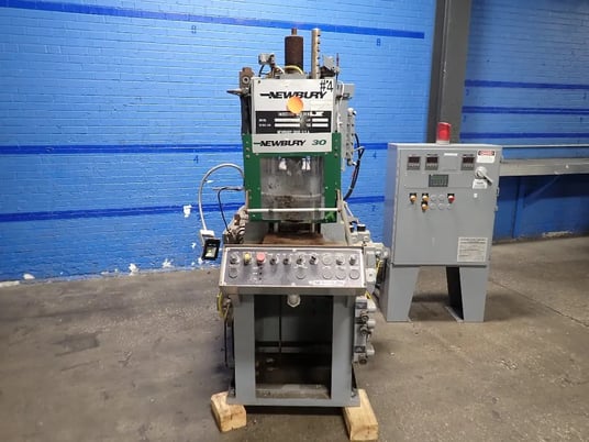 Newbury #V4-30ARS, vertical injection molder, with electrical cabinet, 12" x 13-1/2" platen, 1996 - Image 2