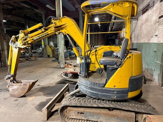 Komatsu #PC28UU, Excavator - Image 2