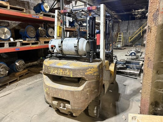 4950 lb. TCM #FHG30T7L, Forklift, 189" lift - Image 3