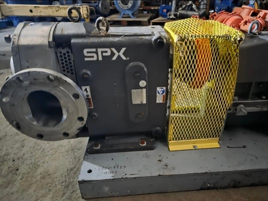 Waukesha 6" SPX #320U2 Displacement Pump W/15hp 11kW Motor and Reducer, new - Image 2