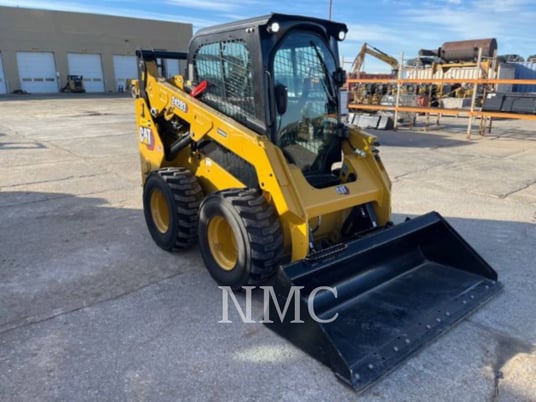 Cat 242D3, Skid Steer Loader, 55 hours, S/N: T8A01068, 2024 - Image 2