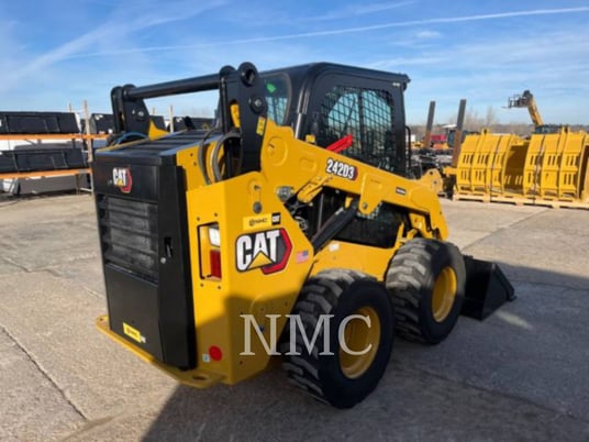 Cat 242D3, Skid Steer Loader, 55 hours, S/N: T8A01068, 2024 - Image 3