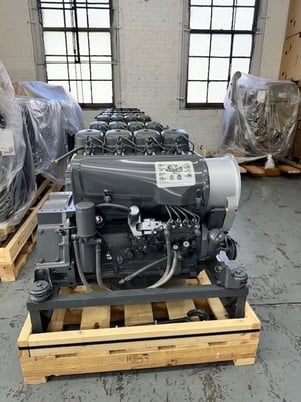 51 HP Deutz #4L912, complete, new surplus, never used - Image 4