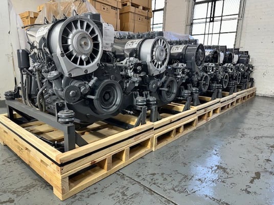 118 HP Deutz #BF6L913, complete, new surplus, never used - Image 4