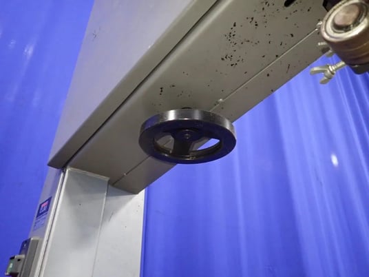 18" Jet #VBS-18MW, Vertical Band Saw, No Blade, 19" x 19" Table, 1.5 HP, 1720 RPM, 115/230 V - Image 4