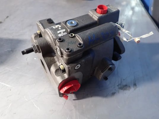 Parker #PVP16304R212, Piston Pump, 3000 psi - Image 1