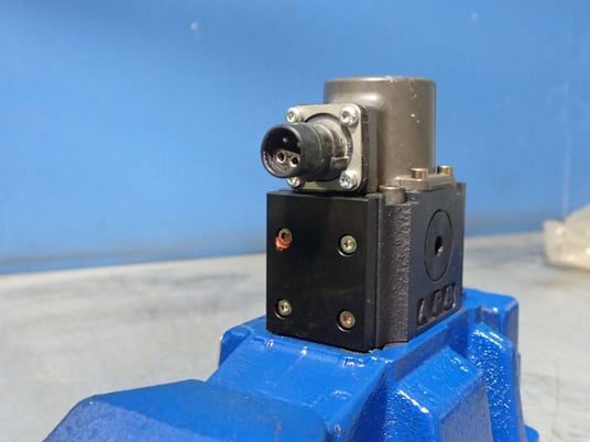 Rexroth #R900973360, Directional Control Valve - Image 3