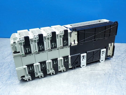 Allen-Bradley #1764-24BWA, Micrologix 1500 PLC Controller Module - Image 3