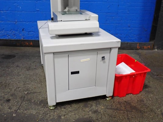 Microvu #Vertex-250, Measurement Machine, 6.5" x 8" x 0.5" capacity, 1.7 Amps, 100-240 V - Image 2