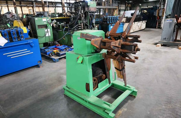 1200 lb. Durant #MD-401, single uncoiler, 17" width, 60" outside dimensions, 15.25"-19" ID, 3-arm manual - Image 2