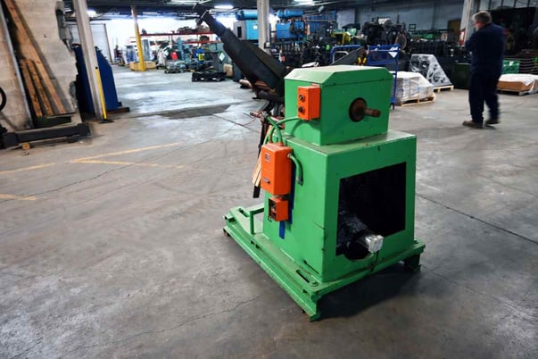 1200 lb. Durant #MD-401, single uncoiler, 17" width, 60" outside dimensions, 15.25"-19" ID, 3-arm manual - Image 4