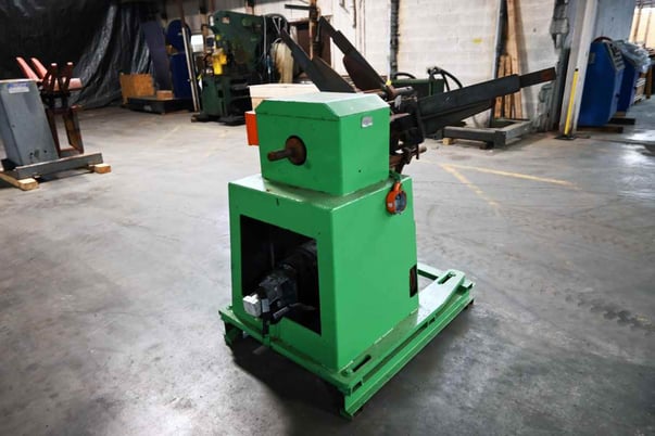 1200 lb. Durant #MD-401, single uncoiler, 17" width, 60" outside dimensions, 15.25"-19" ID, 3-arm manual - Image 5