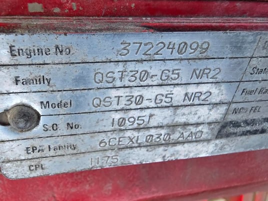 1000 KW Cummins, diesel generator set, 600 Volts, 3-phase, 1350 HP @ 1800 RPM, QST30-G5 NR2 engine - Image 5