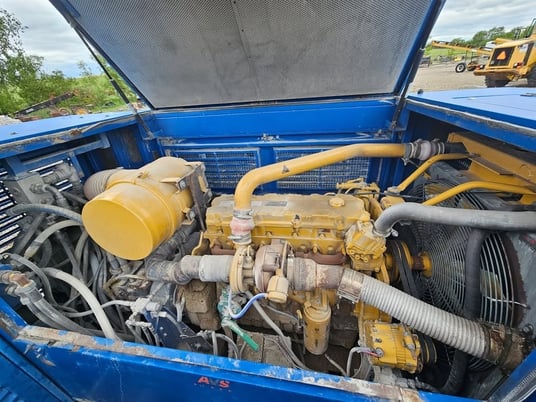 43" x 27" Kleemann #MC110Z, concrete jaw crusher, 330 ton/hr capacity - Image 2