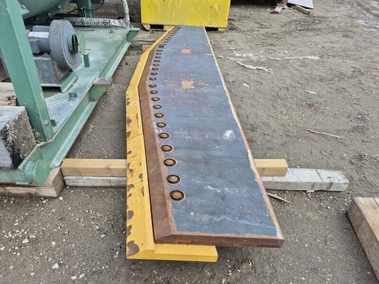 Komatsu #WA900-192CE, Bucket Cutting Edge for Wheel Loader - Image 1