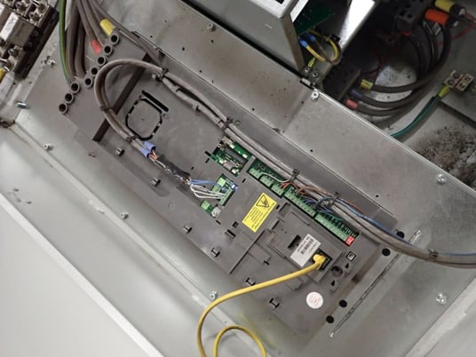 75 HP ABB, ACH550-BD-097A-4, VFD, 480 Volts, 96A, enclosed, 2007 (3 available) - Image 8