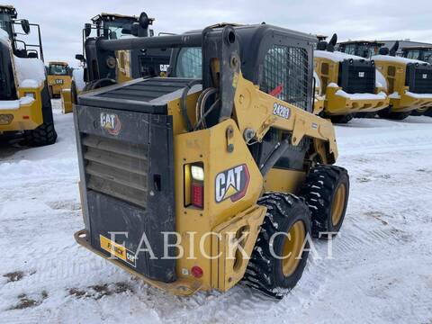 Cat 242D3, Skid Steer Loader, 2660 hours, S/N: T8A00703, 2024 - Image 3