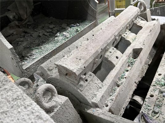 32" x 48" Sorema Previero #MU812H, wet granulator, 150 KW, 6 fly knives, 2 bed knives, 2011 - Image 6