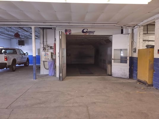 Downdraft Paint Booth, Garmat, prep station & mixing room, less than 2200 hours - Image 1