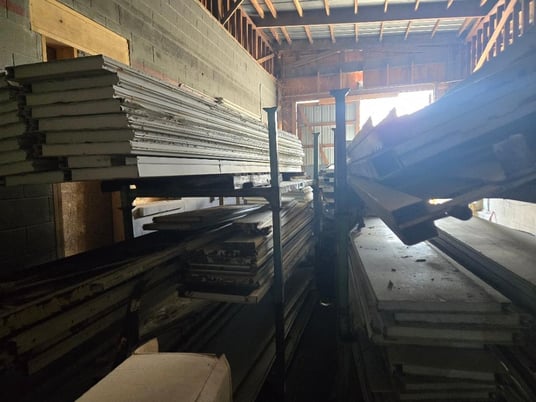 Downdraft Paint Booth, Garmat, prep station & mixing room, less than 2200 hours - Image 6