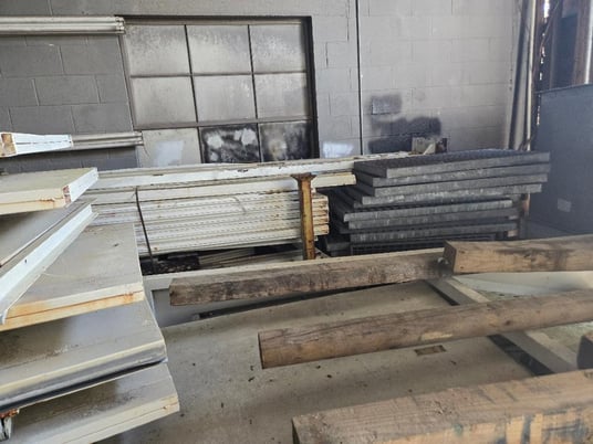 Downdraft Paint Booth, Garmat, prep station & mixing room, less than 2200 hours - Image 7