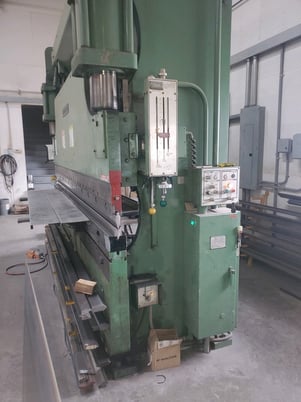 175 Ton, Cincinnati #175CB, CNC press brake, 12' overall, 126-3/4" between housing, 10" stroke, 8" throat - Image 2