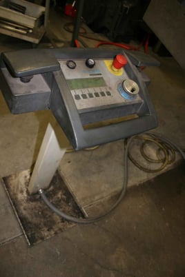 90 Ton, LVD #PPEB-08, hydraulic, 8.2'OA, 80" between housing 4-Axis gauge,Y1 Y2,LVD Cadman Control, 1999 - Image 3