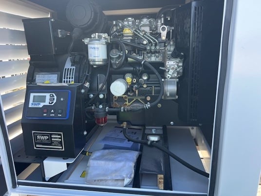 8 KW SWP #MGB-8, emergency standby diesel generator set, 120/240 Volts, 14 HP engine - Image 7