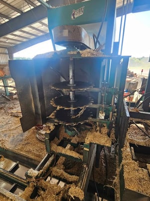 Helle, 5-head Block Sawmill, 200 HP, 52" sawblade, 8'-40' logs, conveyors, turners - Image 7