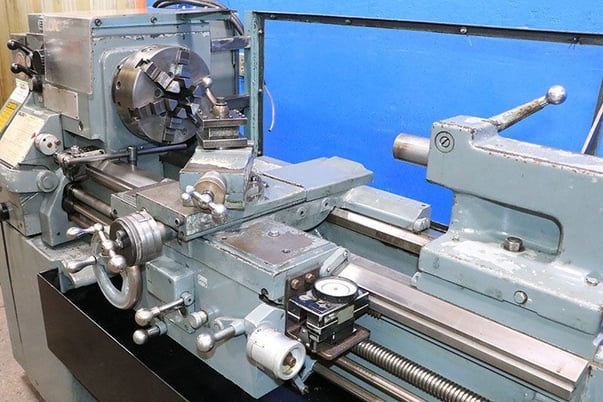 15.5" x 30" Leblond #15X30, Servo Shift Engine Lathe, 2.25" bore, 1800 RPM, 5 HP, 6 jaw 10" chuck, 9.5" swing - Image 3
