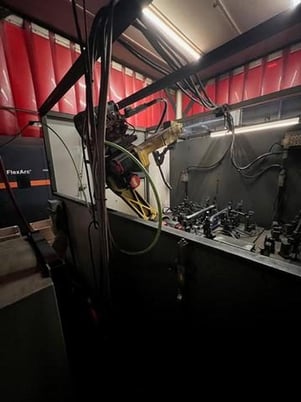 Fanuc, robotic welding cell, Fanuc 6-Axis robot, Fanuc RJ3-iC Control, teach pendant, Lincoln R350 Powerwave - Image 4