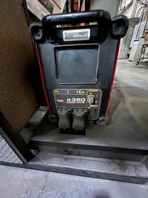 Fanuc, robotic welding cell, Fanuc 6-Axis robot, Fanuc RJ3-iC Control, teach pendant, Lincoln R350 Powerwave - Image 5