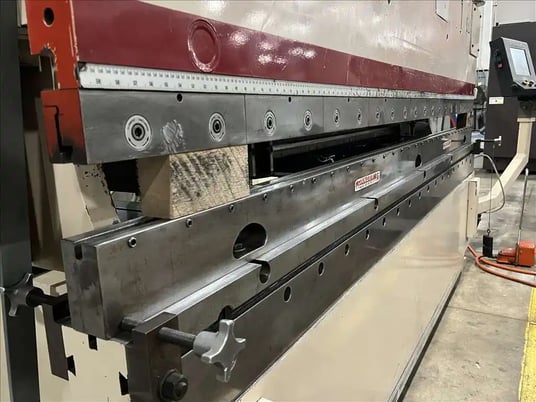 175 Ton, Cincinnati #175MX-8, CNC hydraulic press brake, 10' overall, 102-3/4" between housing, 10" stroke - Image 3