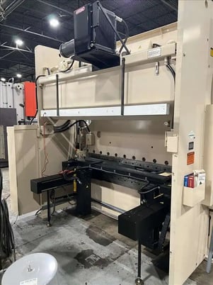 175 Ton, Cincinnati #175MX-8, CNC hydraulic press brake, 10' overall, 102-3/4" between housing, 10" stroke - Image 9