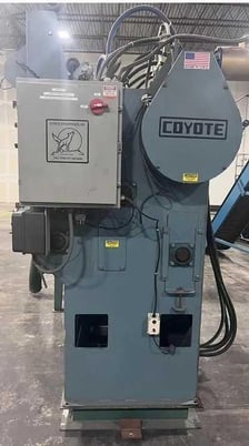 Coyote 407BG, 4-Nozzle Tumble Blast, 6 cu. ft. capacity, reclaim system, new spare belt, automatic controls - Image 5