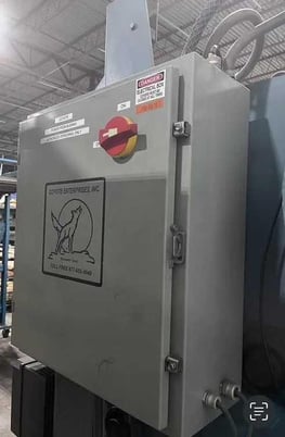 Coyote 407BG, 4-Nozzle Tumble Blast, 6 cu. ft. capacity, reclaim system, new spare belt, automatic controls - Image 6