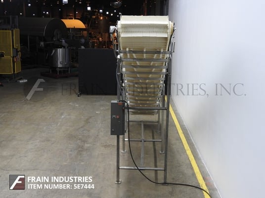 Stainless Specialist #BC23555, 26" wide x 20' long, incline, covered, mezzanine mounted, plastic cleated belt - Image 4