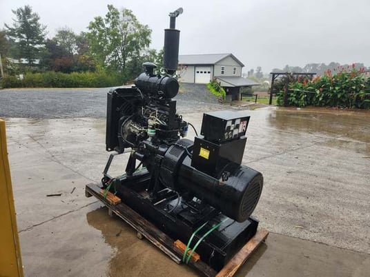 60 KW Perkins, Diesel Generator, Diamond #4-236 engine, 220 Volts, 39 hours, 2000 - Image 2