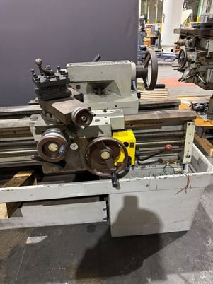 18.1" x 80" Clausing #Colchester-17, engine lathe, 10.6" swing over cross slide, 3" spindle bore, 10 HP - Image 2