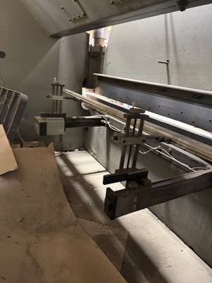 300 Ton, Chicago #300H10, Hydraulic Press Brake, 12' overall - Image 2