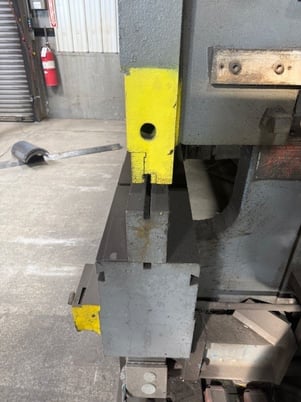 300 Ton, Chicago #300H10, Hydraulic Press Brake, 12' overall - Image 4